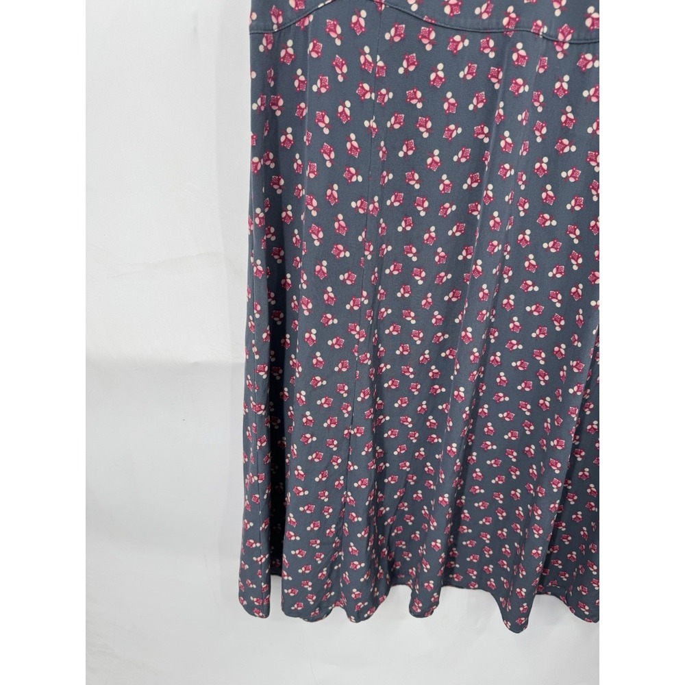 Floral Short-Sleeve V-Neck Midi Dress in Charcoal with Pink Print - Picture 6 of 7